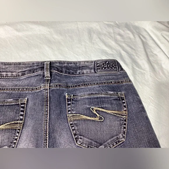 Silver Jeans Aiko Bootcut Medium Wash Size 27X31 (US 4) - Picture 8 of 15